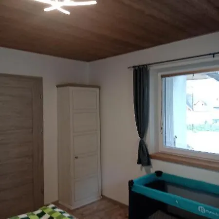 Apartament Alliss *